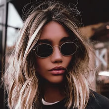 Vintage-Styled Women's Sunglasses